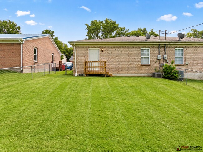 Building Photo - 531 Bell Pl Dr