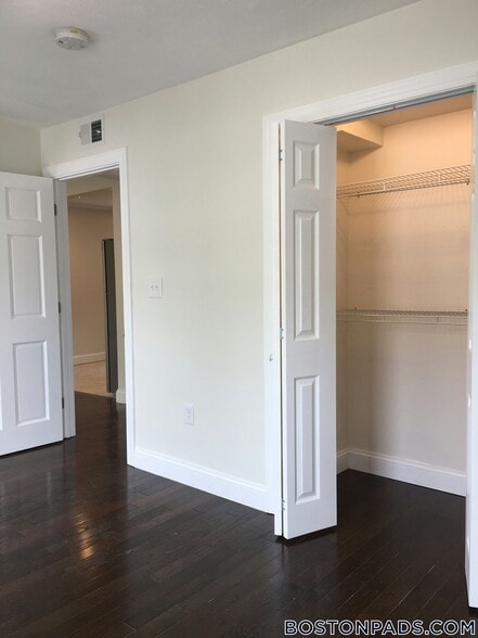 Building Photo - 130 Brooks St