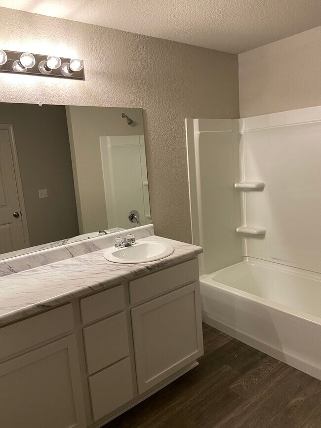 Building Photo - 10413 Cypress Knee Dr