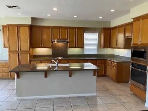 Building Photo - 5099 Pamplona Ave