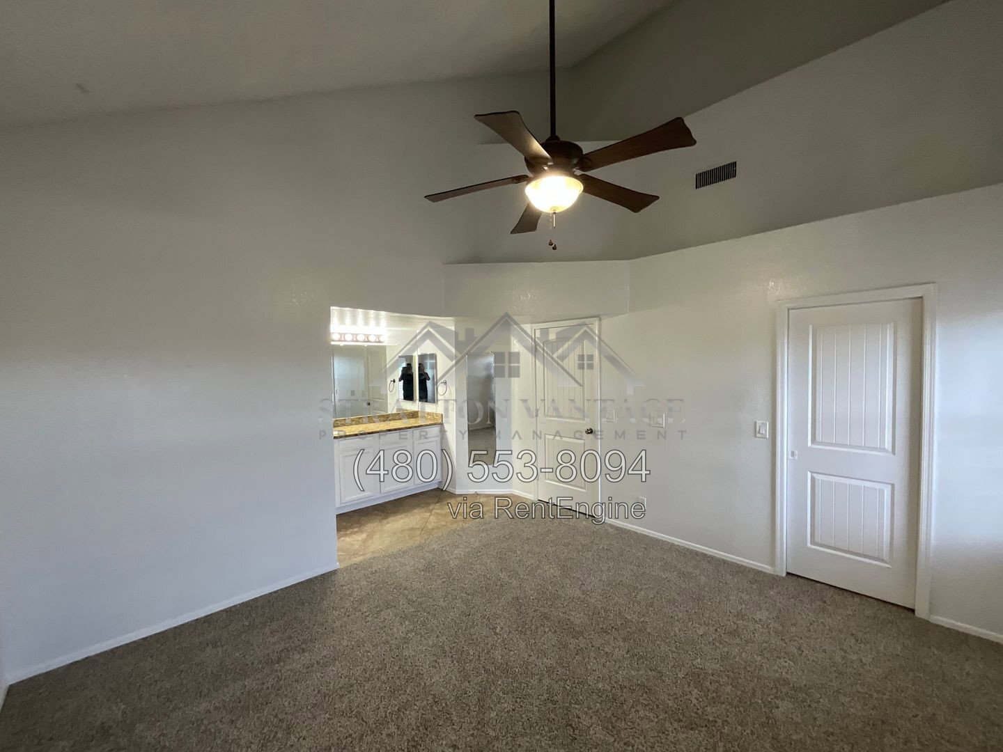 Building Photo - 441 S Maple