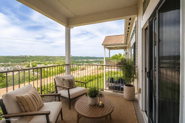 Building Photo - 323 Skyview Ct