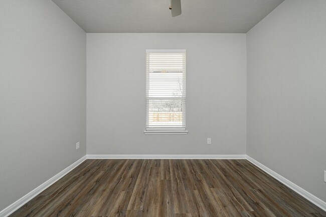 Building Photo - Where Style Meets Comfort: Elevate Your Li...