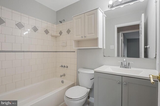 Building Photo - 10661 High Beam Ct