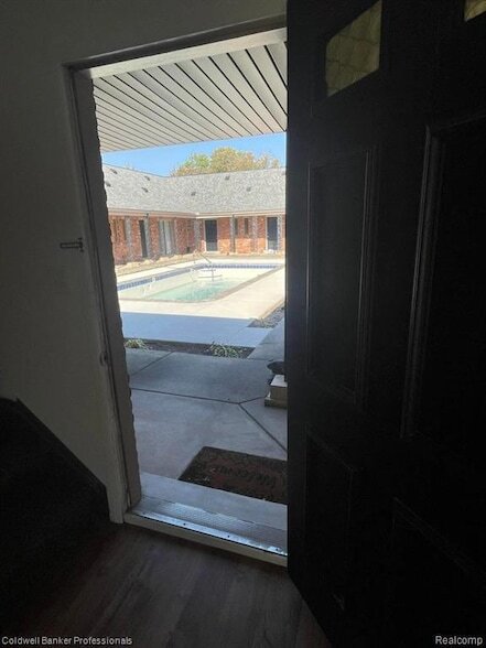 Building Photo - 620 E Lincoln Ave