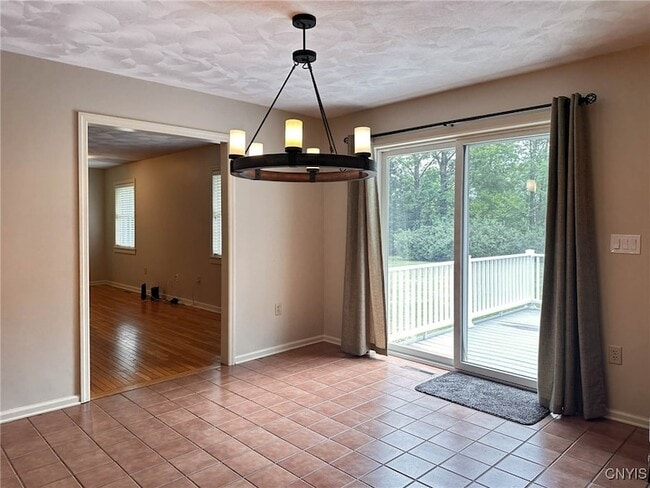 Building Photo - 97 1/2 Sanger Avenue Unit
