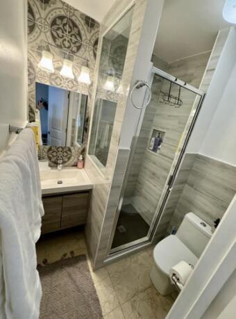 Building Photo - 408 SE 12th Ct