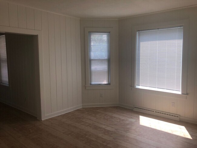 Building Photo - 6706 3rd Ave