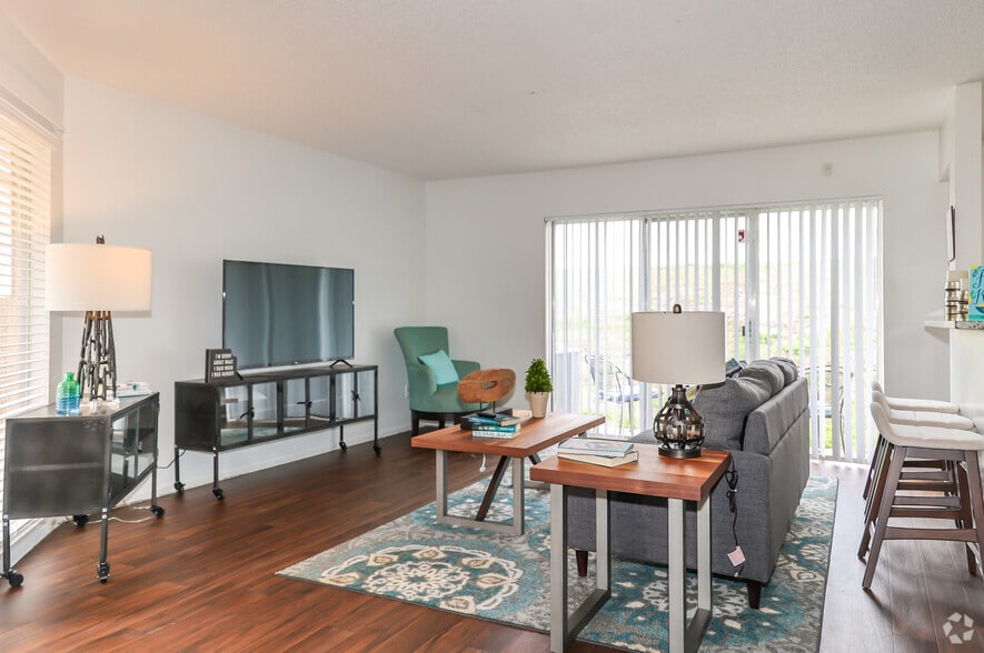 2BR, 2BA - 1,000 SF - Living Room - Metro Village Luxury Apartments
