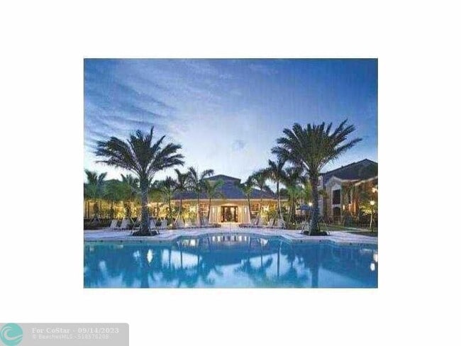 Building Photo - 8010 N Nob Hill Rd