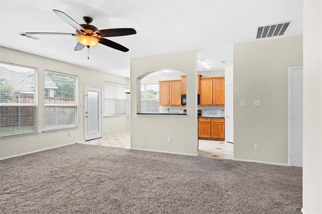 Building Photo - 850 Warbler Ln