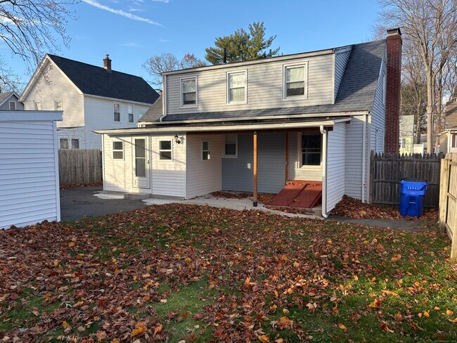 Building Photo - 39 Westphal St