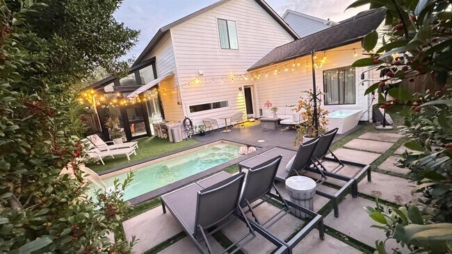 Building Photo - 7713 Janak Dr