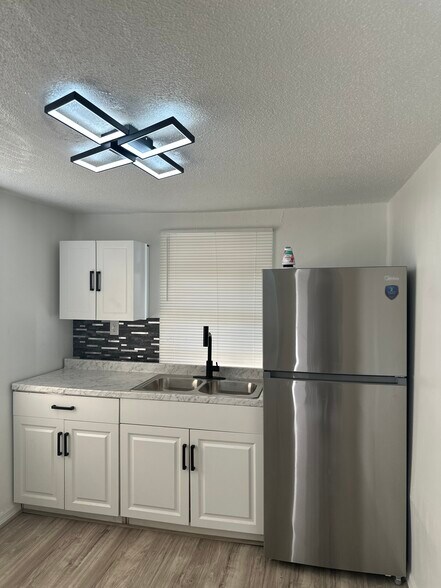 Kitchen - 645 W 12th St