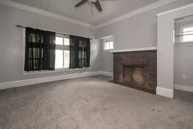Building Photo - 3104 Seymour Ave