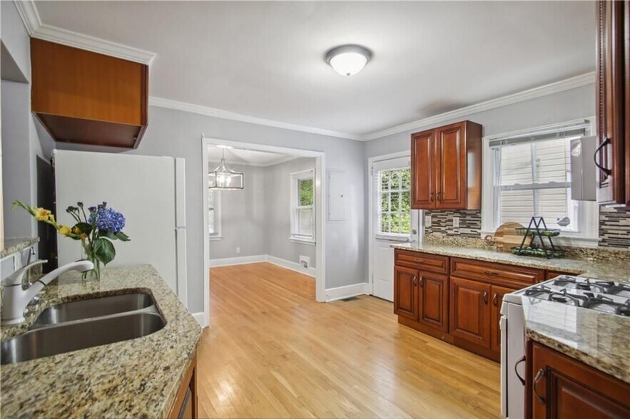 Building Photo - 153 Lindbergh Drive NE