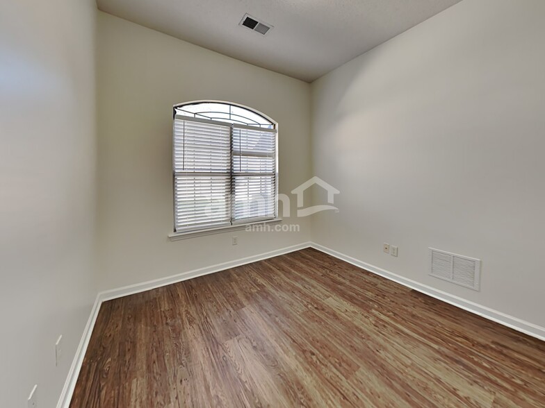 Building Photo - 1673 Farkleberry Dr