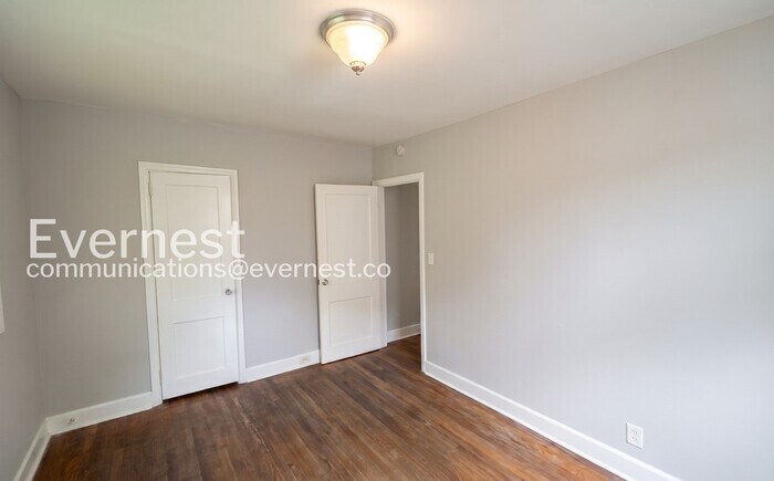 Building Photo - 8504 3rd Ave N