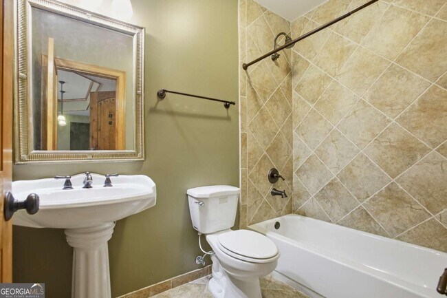 Building Photo - 845 Botanica Way