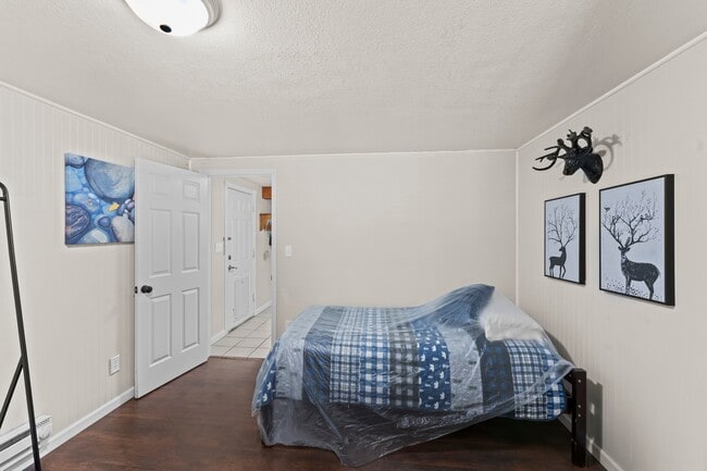 Building Photo - 417 N Coraline St