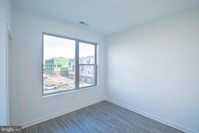 Building Photo - 3013 Evergreen Walk