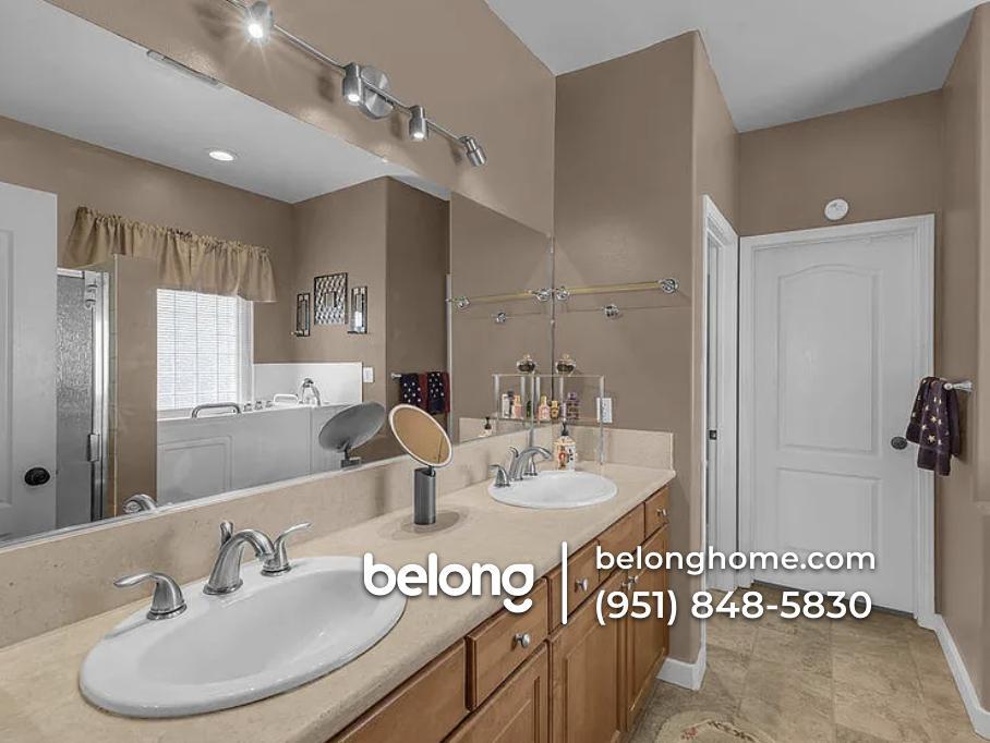 Building Photo - 65166 Cliff Cir