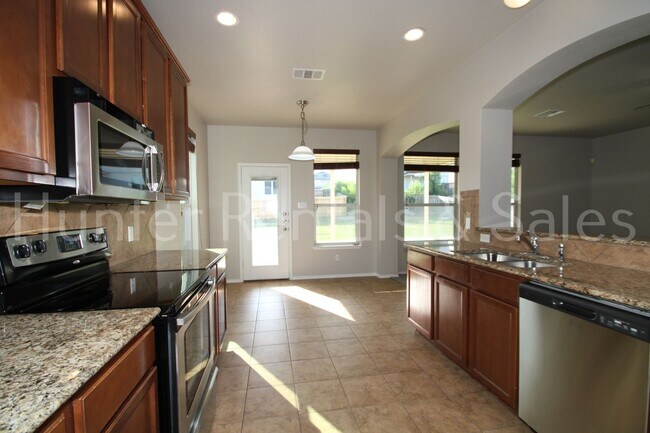 Building Photo - Beautiful Home in Sought-After Harker Heig...