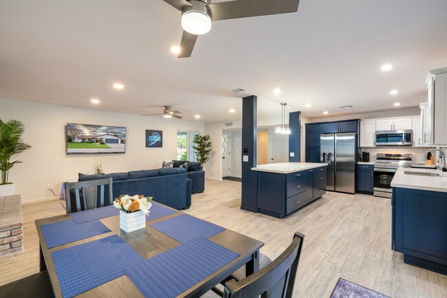 Great Room - 1219 W 10th Pl