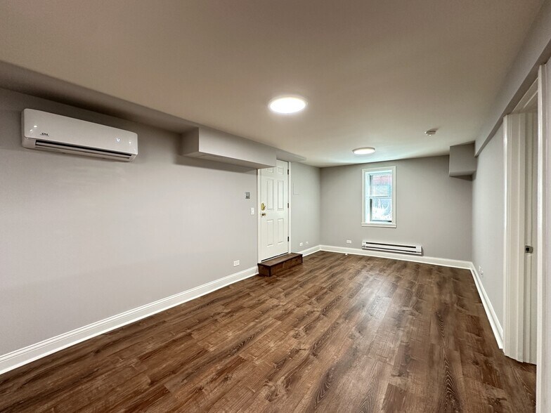 Building Photo - 5748 N Winthrop Ave