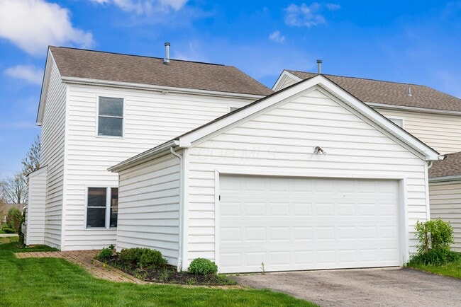 Building Photo - 4035 Redroyal Ave