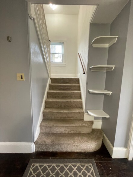 Building Photo - 723 Limekiln Pike