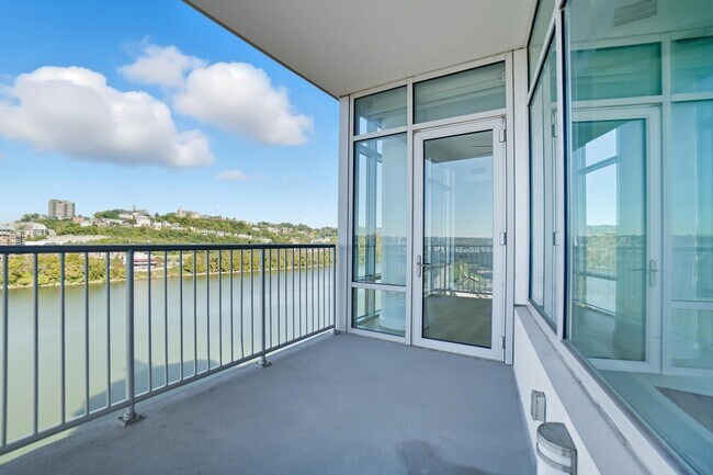 Building Photo - 400 Riverboat Row