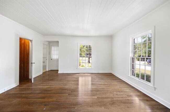 Building Photo - 610 Rathervue Pl