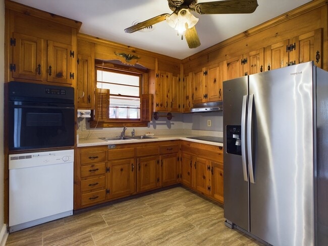 Building Photo - 9506 Overhill Rd