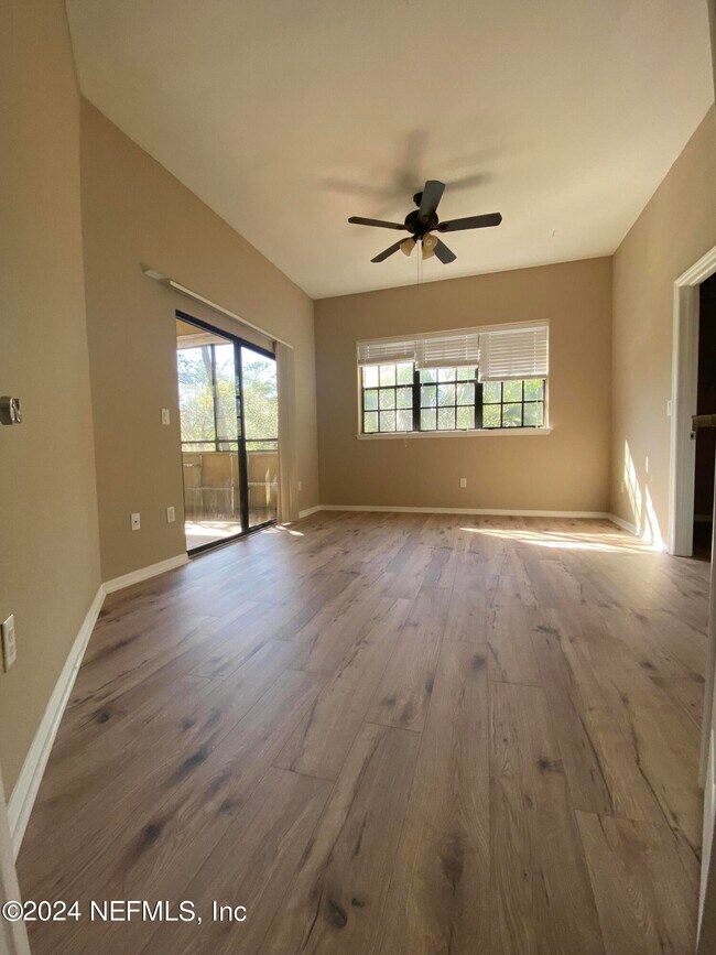 Building Photo - 10150 Belle Rive Blvd