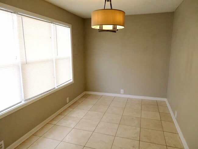 Building Photo - House Located Minutes From Medical District & Texas Tech Campus!