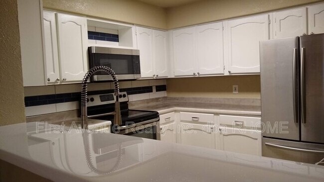 Building Photo - 3022 Forest Ln