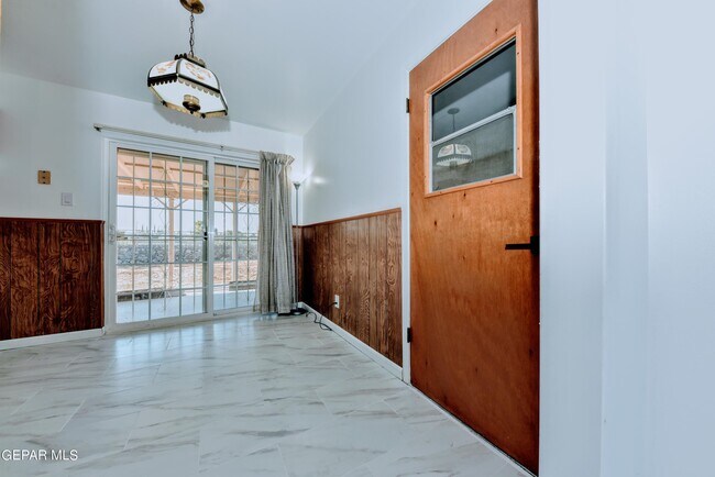Building Photo - 4909 Winthrop Dr