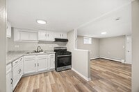Building Photo - 2100 Lombard Ave