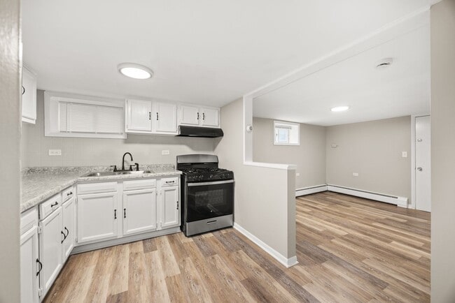 Primary Photo - 2100 Lombard Ave