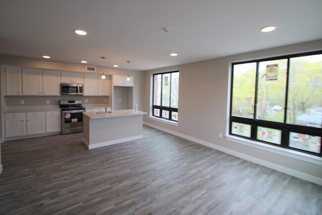 Building Photo - 629 Washington St