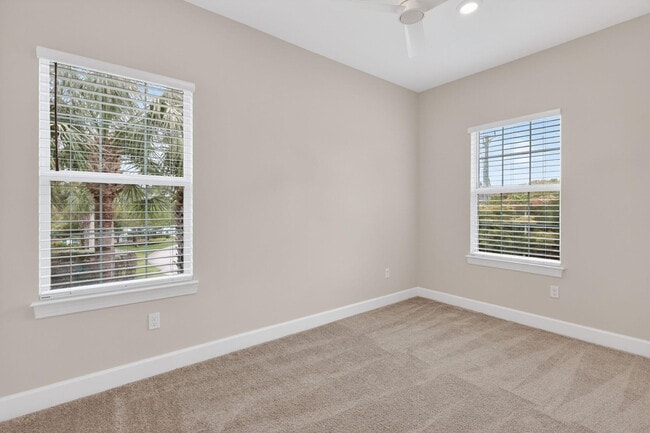 Building Photo - 1887 SE Ocean Cove Way