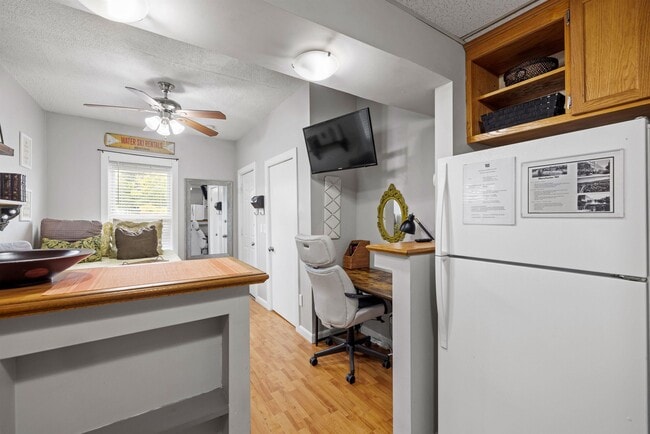 Building Photo - 792 Grove St