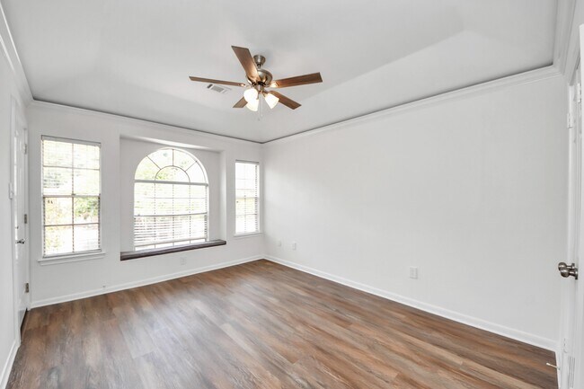 Building Photo - 5515 Strack Rd