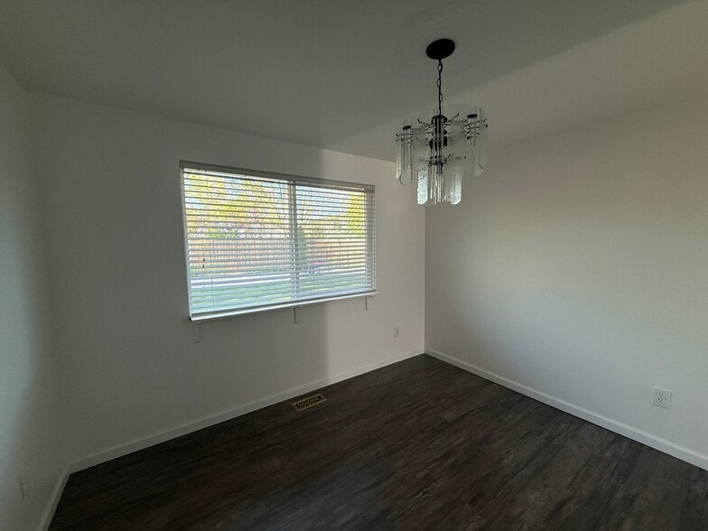 Building Photo - 2010 N Workland Ln