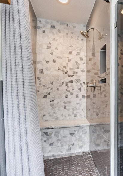 Primary shower - 2120 W Spruce St