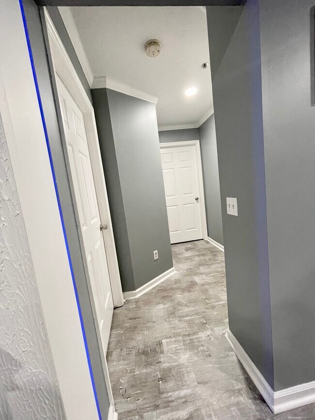 Hallway - 3031 Poplar Creek Dr SE