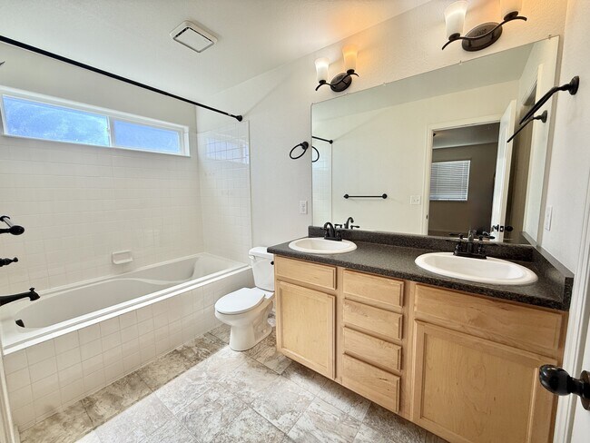 Building Photo - 3442 Curlew Dr