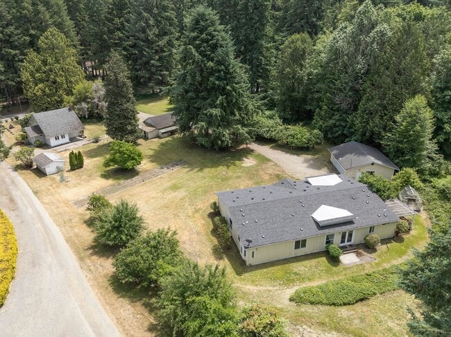 Building Photo - 3-Bedroom Gig Harbor Retreat with Private ...