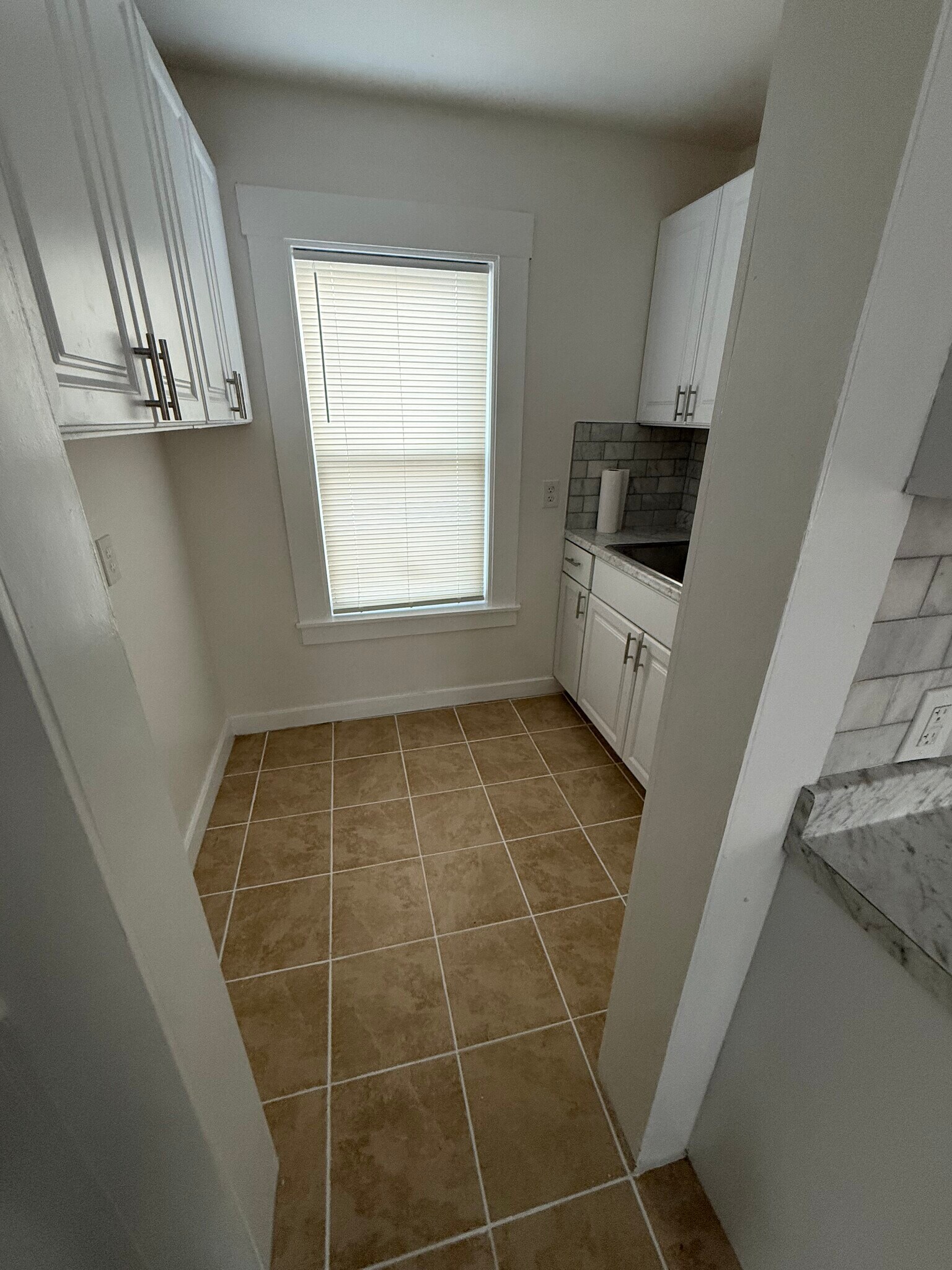 Building Photo - 190 Ash St